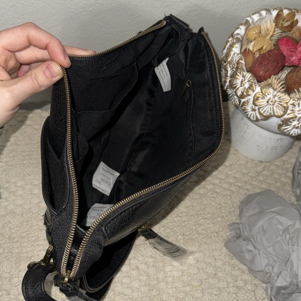 Stylish Black Shoulder Bag - Picture 6 of 10